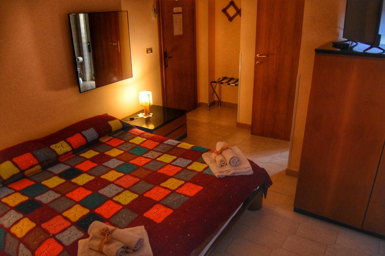 Bed And Breakfast Pieffe Frascineto ภายนอก รูปภาพ